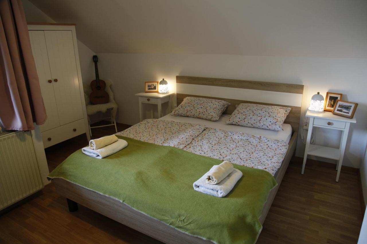 Family Apartment On Repecnik Farm In Gorje, Bled ゴレンスカ地方 エクステリア 写真