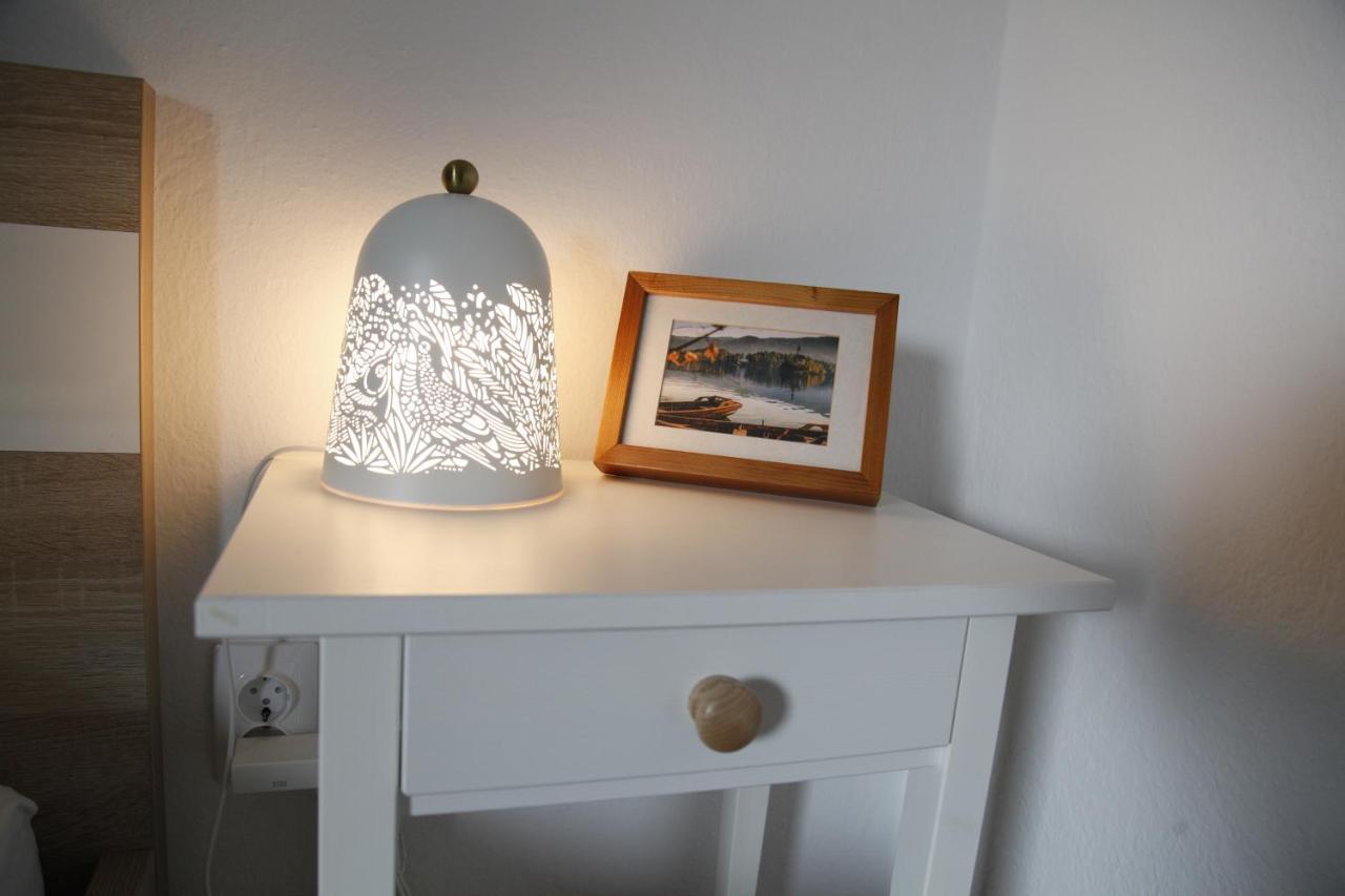 Family Apartment On Repecnik Farm In Gorje, Bled ゴレンスカ地方 エクステリア 写真